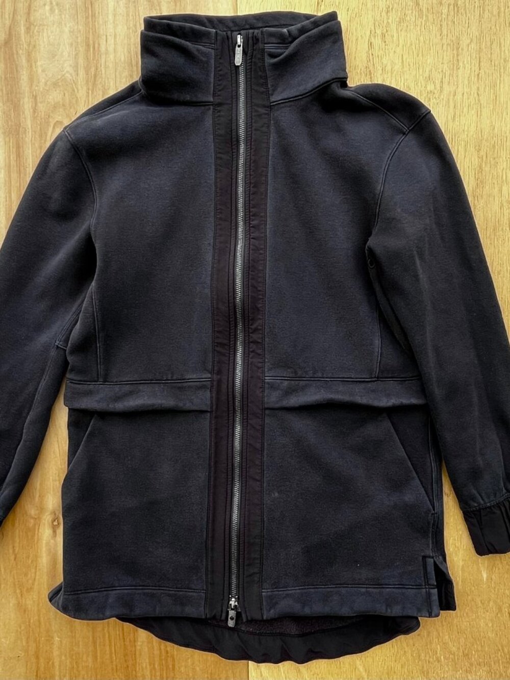 LULULEMON LIGHT AS WARMTH FLEECE JACKET WOMEN’S sz 6 Black